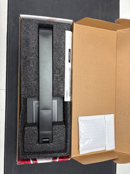 Muchmore Stand Pro 2 – LED Pit Light with Wireless Smartphone Charging