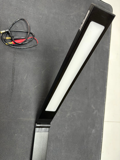 Muchmore Stand Pro 2 – LED Pit Light with Wireless Smartphone Charging